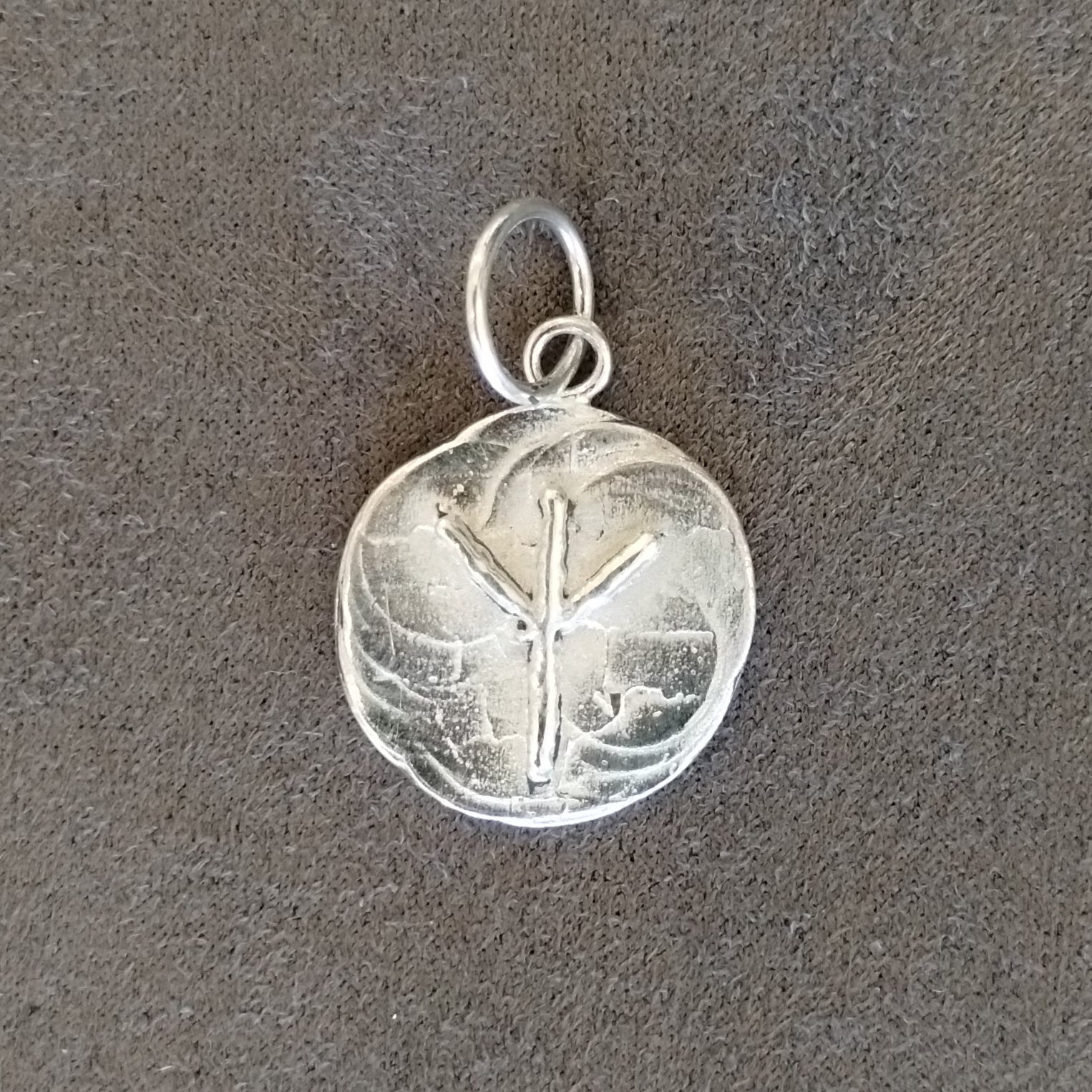 Algiz shops pendant